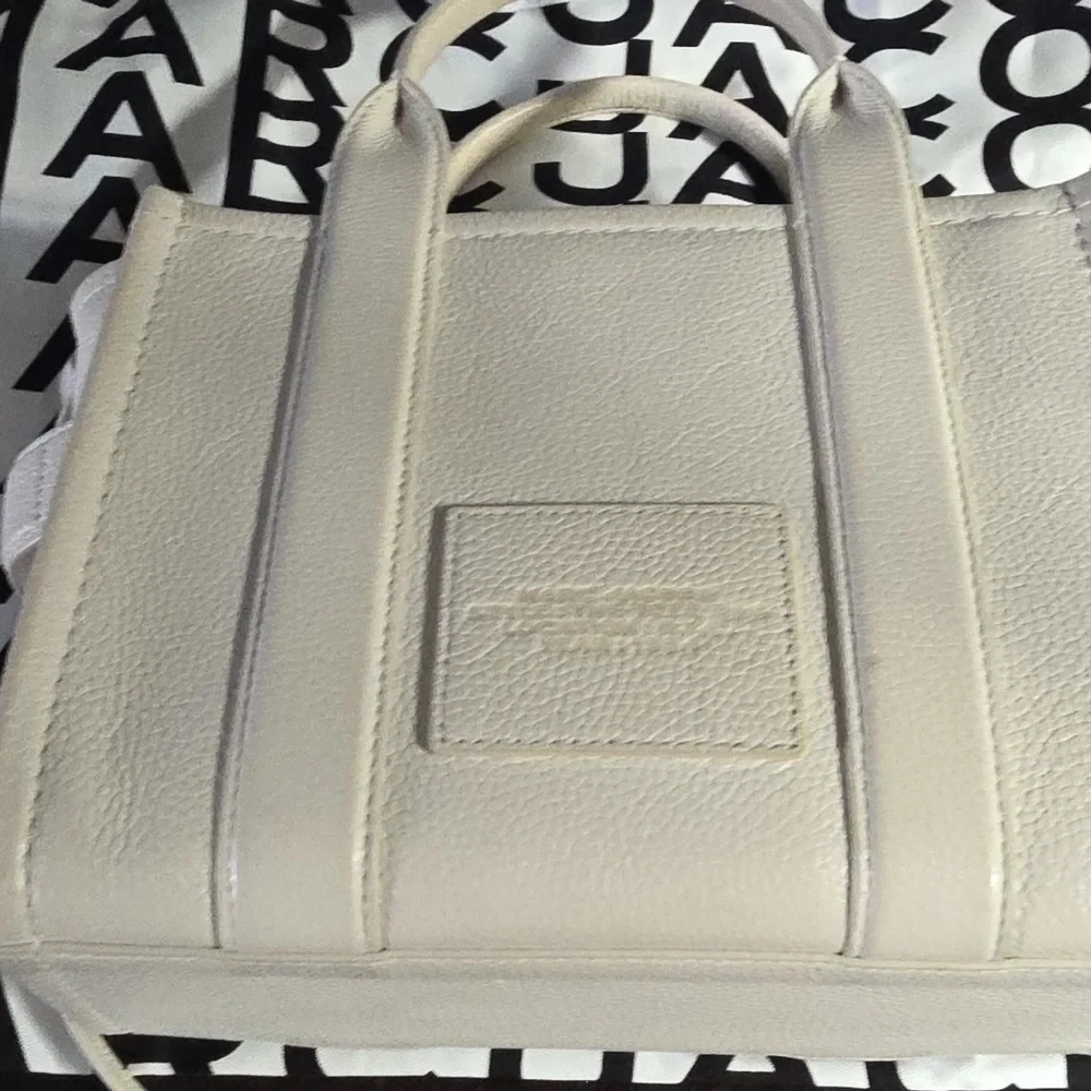 Marc Jacobs Cream Tote Bag - Picture 4 of 5